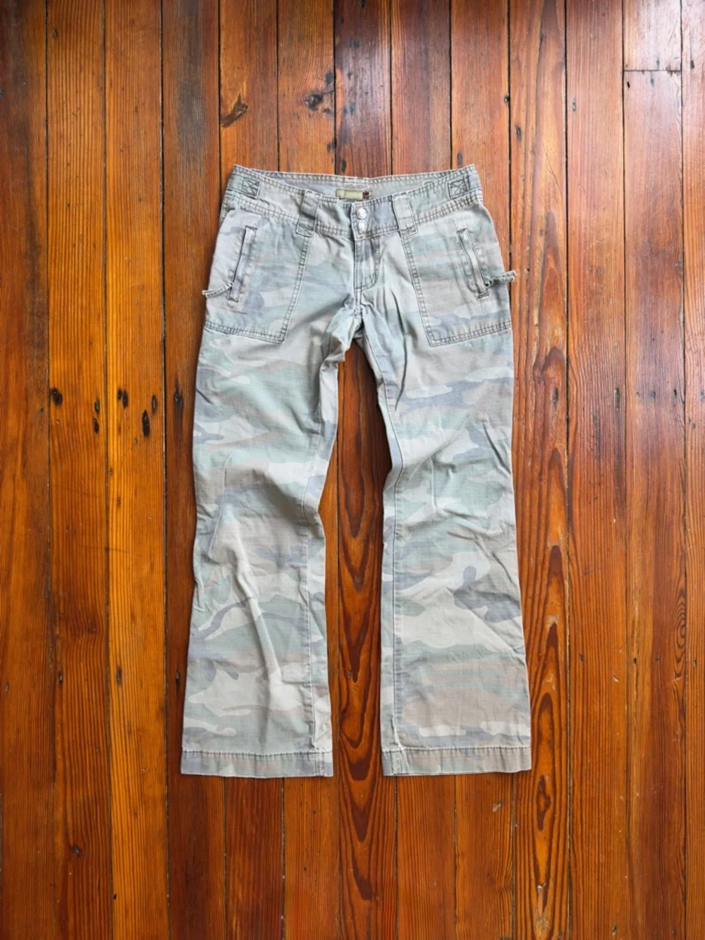 Vintage 00s Forever 21 6.5” lowrise cotton cargo pants adjustable button waist